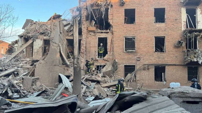 Два города в руинах и множество пострадавших: что известно об атаке РФ