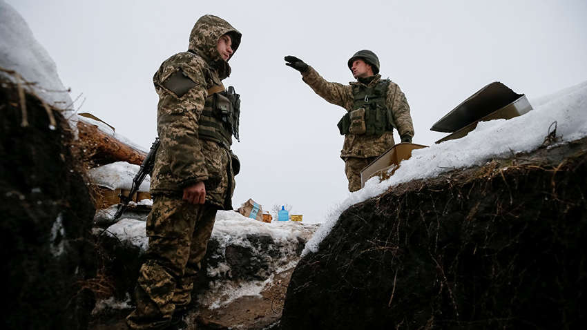 Сутки на Донбассе: обстрелов стало меньше