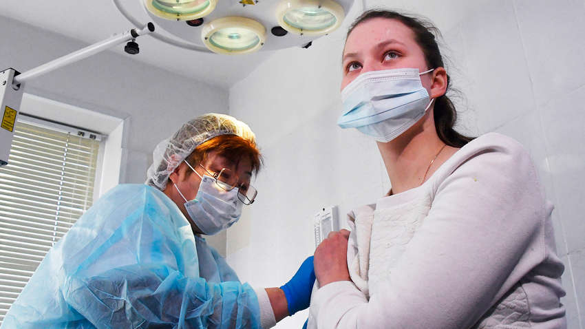 Чи наносить вакцина проти коронавірусу шкоду організму