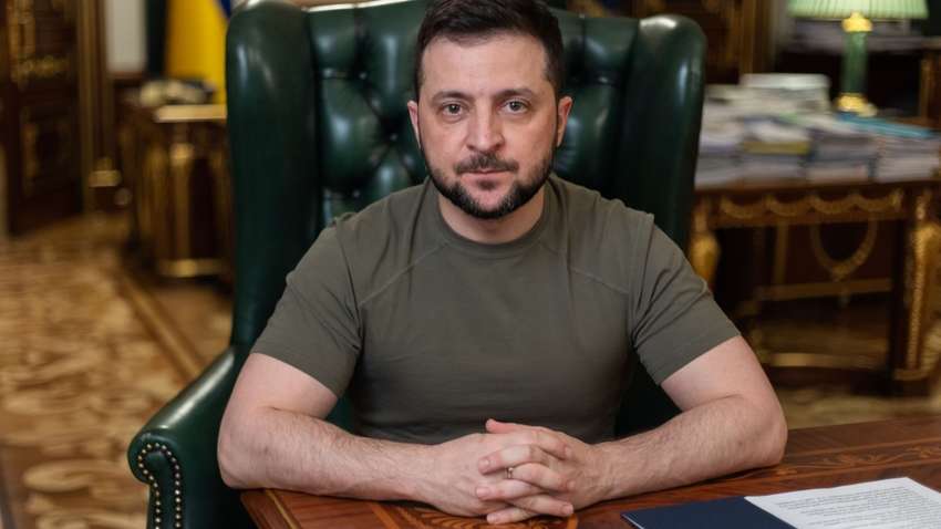 Зеленский рассказал, что стоит за предложением Украины об решении вопроса Крыма за 10-15 лет Зеленский рассказал, что стоит за предложением Украины об решении вопроса Крыма за 10-15 лет