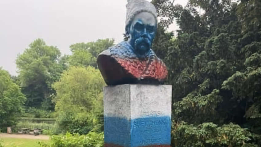 У Данії осквернили пам'ятник Тарасу Шевченку: до чого тут футбол і Росія У Данії осквернили пам'ятник Тарасу Шевченку: до чого тут футбол і Росія