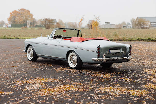 Во Франции продали уникальный кабриолет Rolls-Royce из Украины