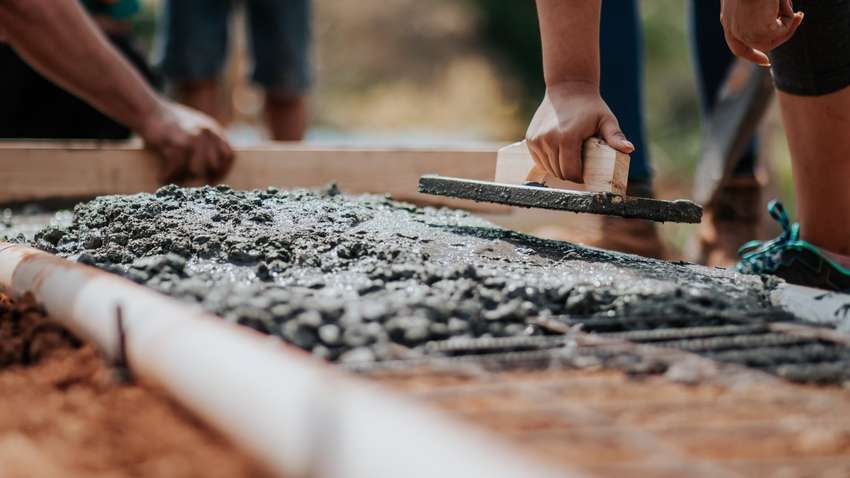 Цемент як ключовий матеріал у відбудові: наскільки подорожчають будматеріали