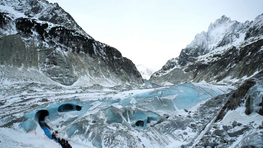 У Росії на туристок впав льодовик: є загиблі і поранені (ВІДЕО)