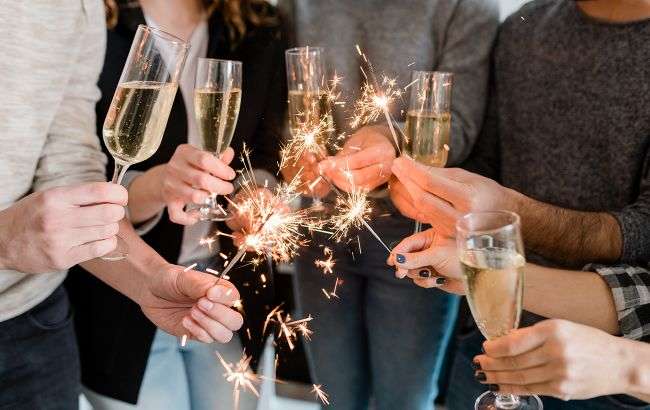 Лучше не рисковать: какими продуктами можно отравиться в новогоднюю ночь