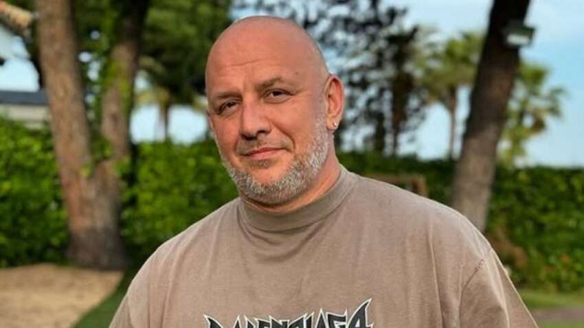 Потап із пакетом на шиї: що сталося з українським шоуменом (ФОТО) Потап із пакетом на шиї: що сталося з українським шоуменом (ФОТО)