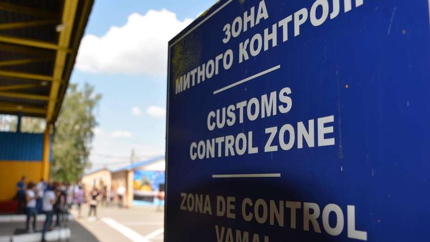 Нефедов рассказал, что будет с товарами, которые не прошли таможенный контроль