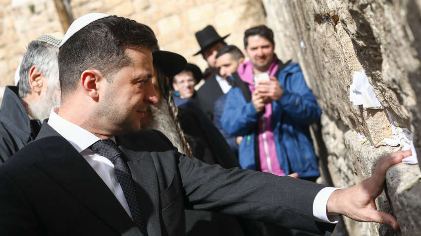 В Израиле озадачены решением Зеленского отдать свои места на форуме памяти Холокоста 