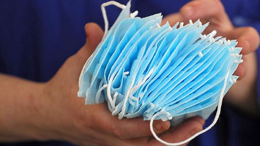 В Україну медичні маски постачали з Уханя