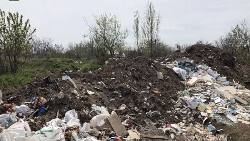 Замість утилізації – звалище: СБУ викрила оборудку з небезпечними відходами