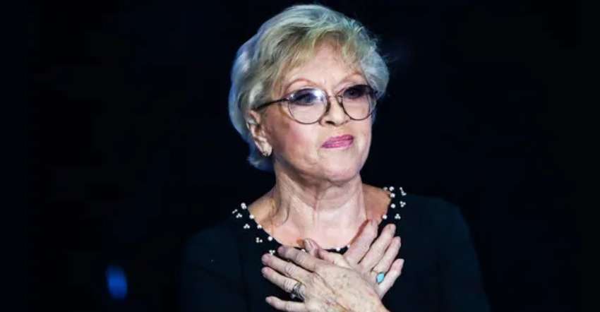 Як виглядала зірка "Службового роману" в молодості: з'явилися фото