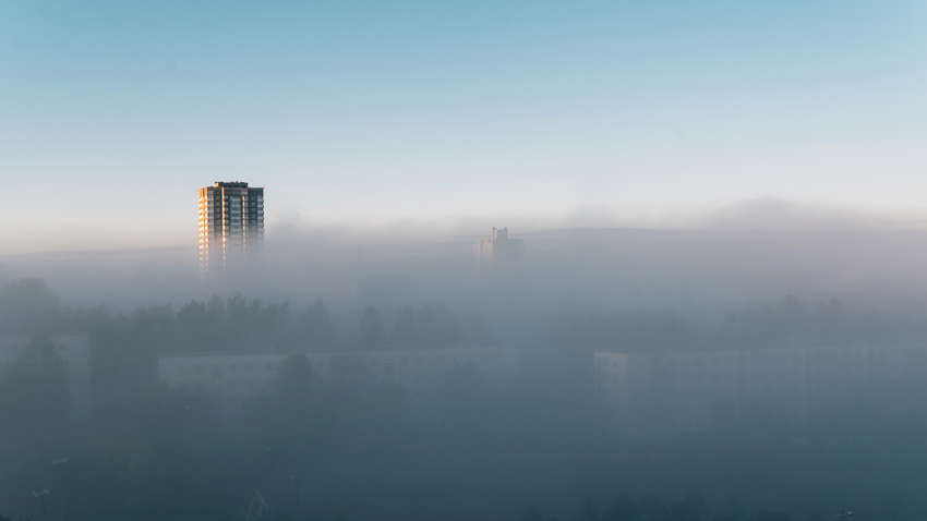 Опасный воздух в Киеве и расстрел людей в Кривом Роге: какой была страстная пятница в Украине
