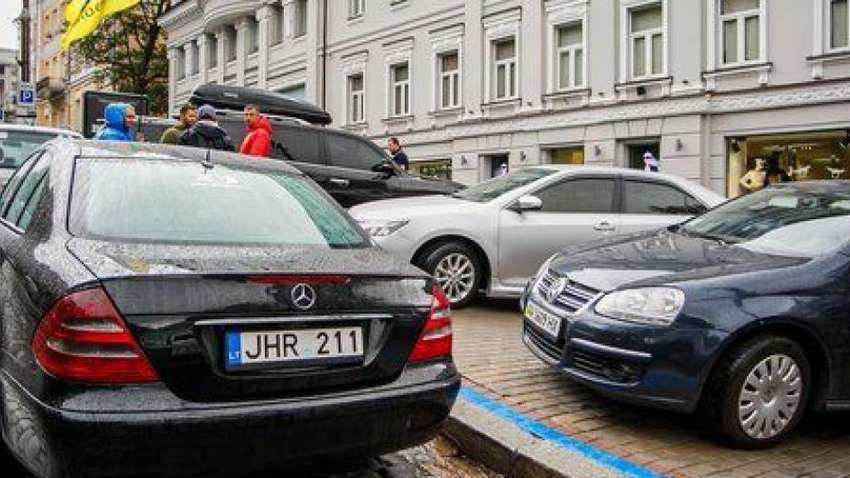 Рада не буде переглядати законопроект про скасування акцизу на ввезення евроблях