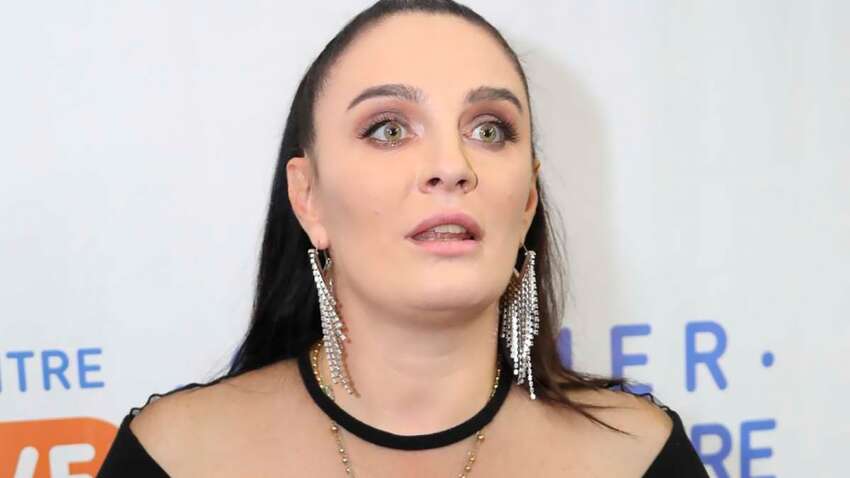 Брехала про любов до України: популярна співачка дослужилася і отримала високе звання від Путіна Брехала про любов до України: популярна співачка дослужилася і отримала високе звання від Путіна