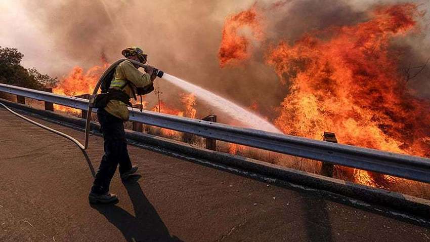 Пожежі в Каліфорнії: евакуйовано ще 11 тисяч жителів