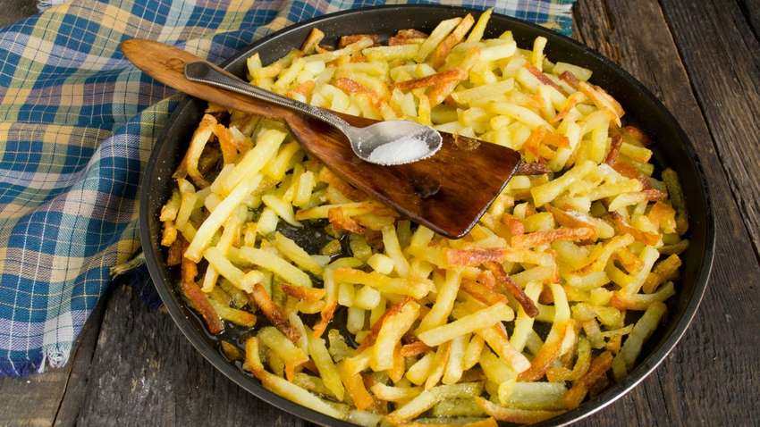 Продукти, з якими небезпечно їсти смажену картоплю