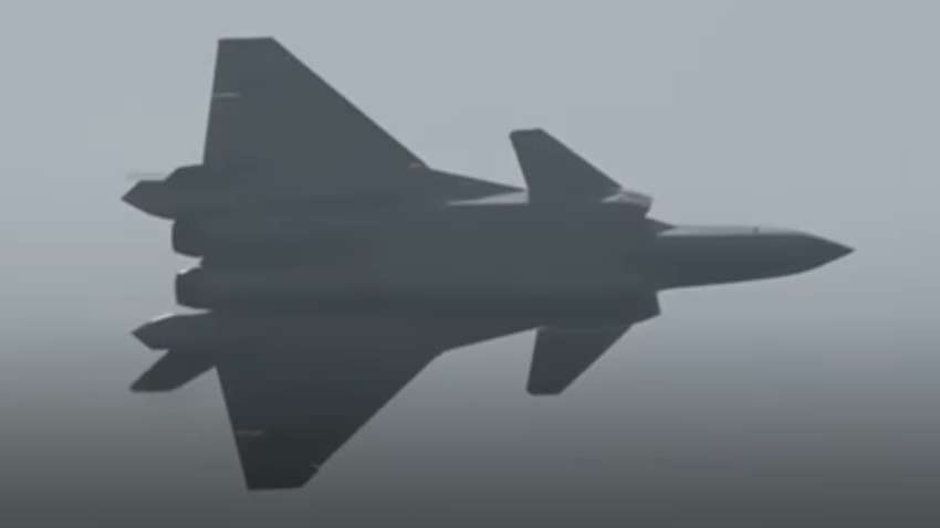 Китай показал свой модернизированный истребитель-"невидимку" (ВИДЕО)