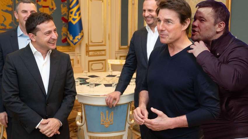 Користувачі соцмереж висміяли приїзд Тома Круза в ФОТОЖАБАХ