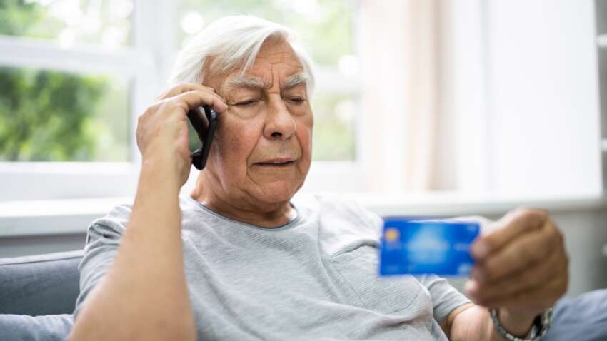 75-летний дедушка обманул людей почти на 55,5 миллионов на Львовщине: детали 75-летний дедушка обманул людей почти на 55,5 миллионов на Львовщине: детали