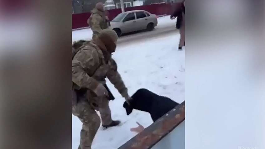 У Чернівецькій області правоохоронці відкрили вогонь під час операції із затримання військового у СЗЧ У Чернівецькій області правоохоронці відкрили вогонь під час операції із затримання військового у СЗЧ