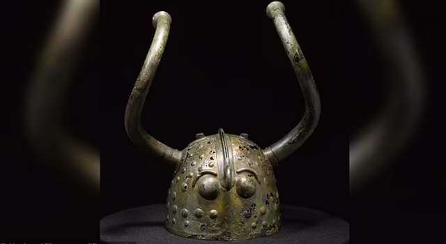 Дослідники розгадали таємницю, кому належали бронзові шоломи з рогами, виявлені у Данії