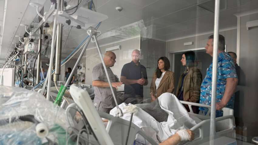 «Мама увидела сына онлайн»: в КГГА рассказали о состоянии 12-летнего мальчика и других жертв стрельбы