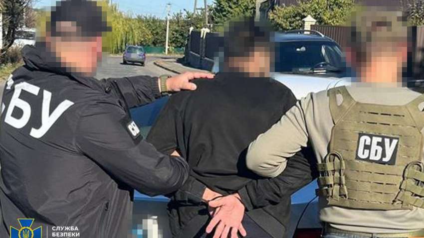 «Вибивав» гроші з дружини військового та погрожував вбити їх дитину: кого затримали «Вибивав» гроші з дружини військового та погрожував вбити їх дитину: кого затримали