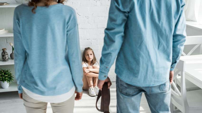 Чому не можна бити дитину — думка психолога