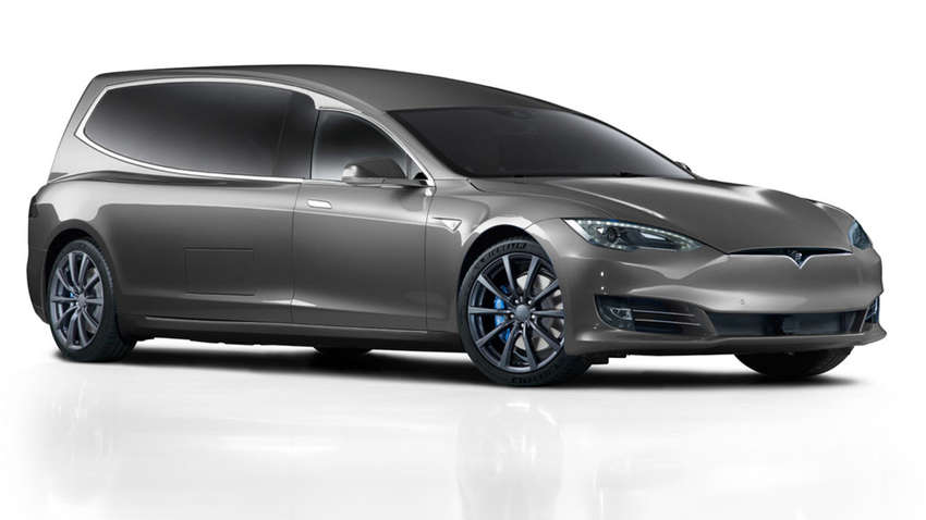 І мертвим, і живим: електромобіль Tesla перетворили на катафалк І мертвим, і живим: електромобіль Tesla перетворили на катафалк