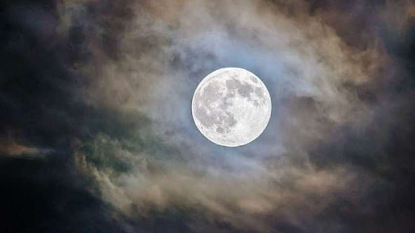 Последнее суперлуние: кому стоит загадать желание при виде "Цветочной Луны"
