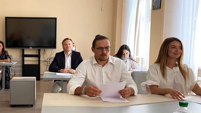 Усик стал первокурсником: на какую профессию боксер решил сменить ринг Усик стал первокурсником: на какую профессию боксер решил сменить ринг