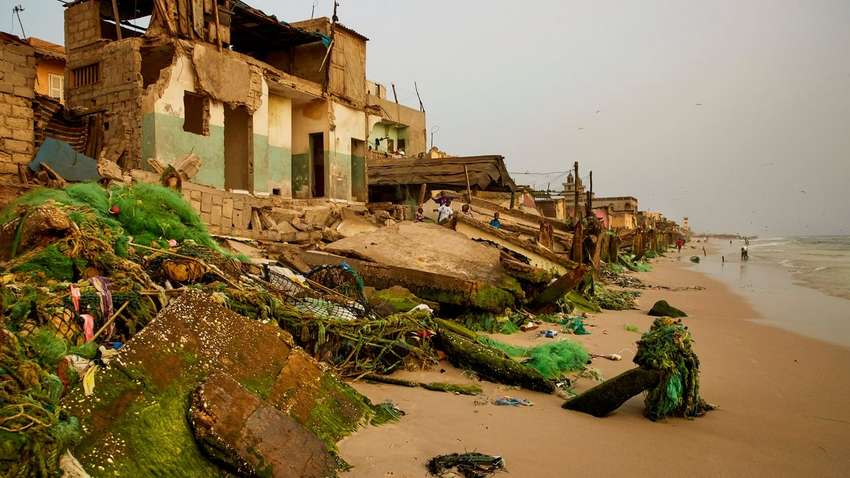 Фоторепортаж: африканське місто Сен-Луї поглинається океаном