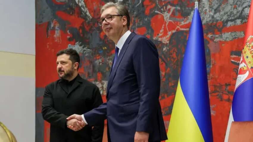 Из-за позиции Зеленского в столице Косово убрали гигантский флаг Украины: что произошло