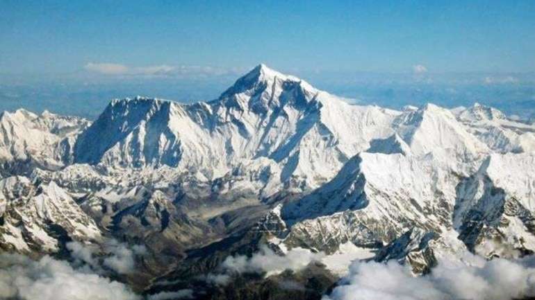 Непал і Китай заново вимірюють висоту Евересту