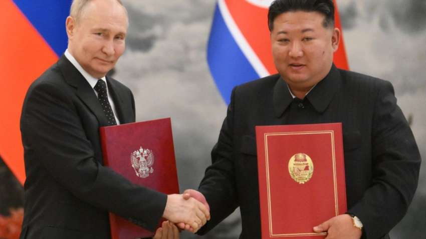 Путін зробив несподіваний подарунок Кім Чен Ину: хто з Росії полетів до Північної Кореї Путін зробив несподіваний подарунок Кім Чен Ину: хто з Росії полетів до Північної Кореї