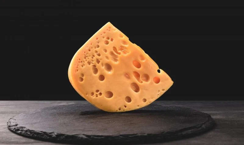 Дієтологи назвали найкорисніші сири: що обрати для здоров'я