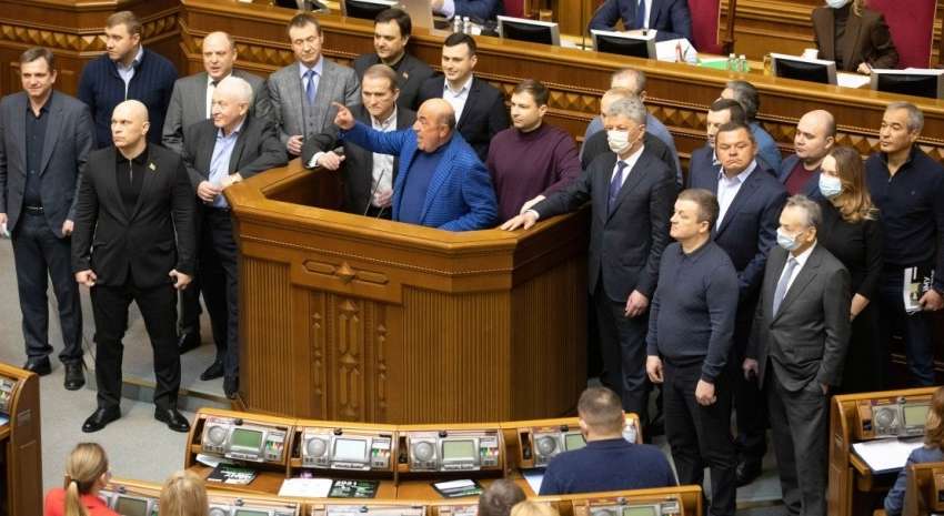 Почему в Раде взялись только за избранных пророссийских нардепов – кто придет на их место