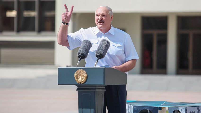 Лукашенко готов переписать Конституцию Беларуси и поделиться полномочиями с  условием