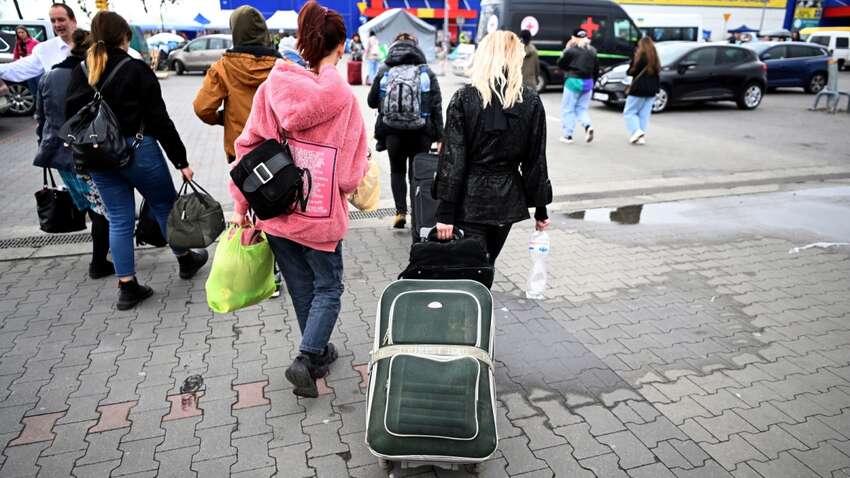 Прогноз насторожує: демографка розповіла, хто з біженців не повернеться в Україну після війни Прогноз насторожує: демографка розповіла, хто з біженців не повернеться в Україну після війни