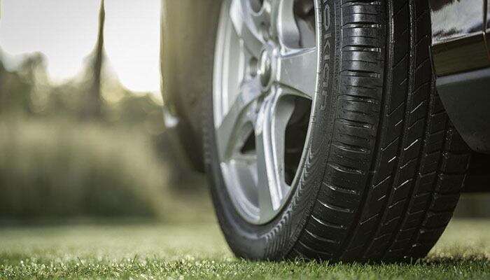 Эта ошибка при парковке убивает ваши шины: как ее избежать Эта ошибка при парковке убивает ваши шины: как ее избежать
