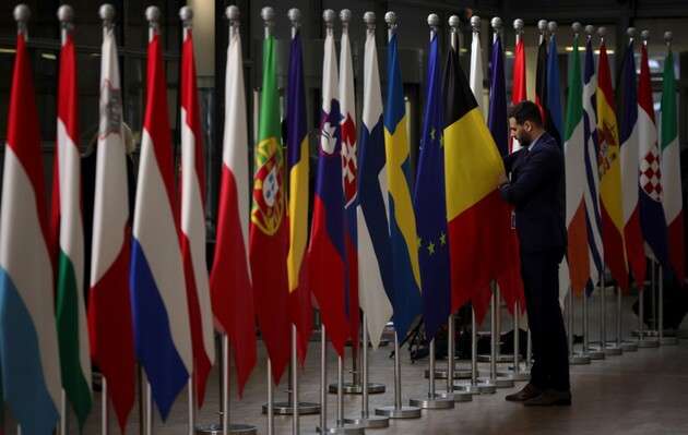 Жителям рекомендували зробити запаси їжі та води: які країни готуються до війни з РФ Жителям рекомендували зробити запаси їжі та води: які країни готуються до війни з РФ