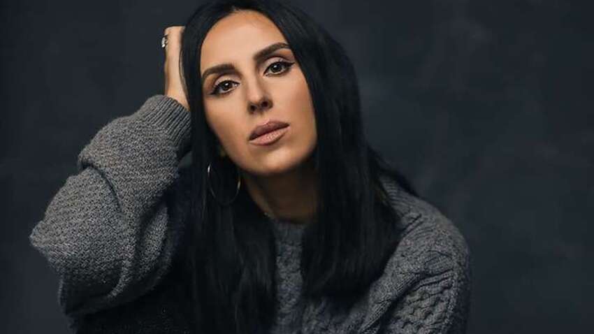 Джамала упала со сцены и травмировалась: что известно о состоянии певицы