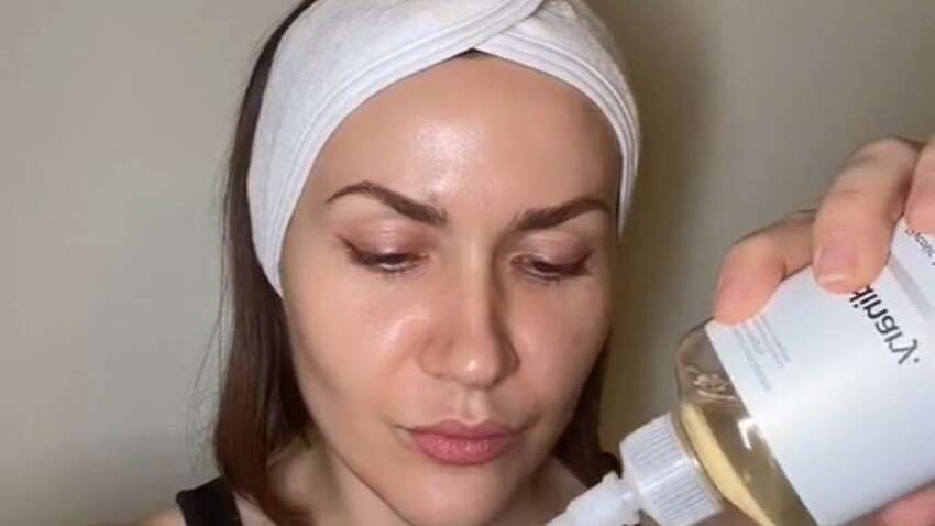 Цей простий метод з 3-4 краплями на ватний диск забезпечить сухість під пахвами краще за дезодорант