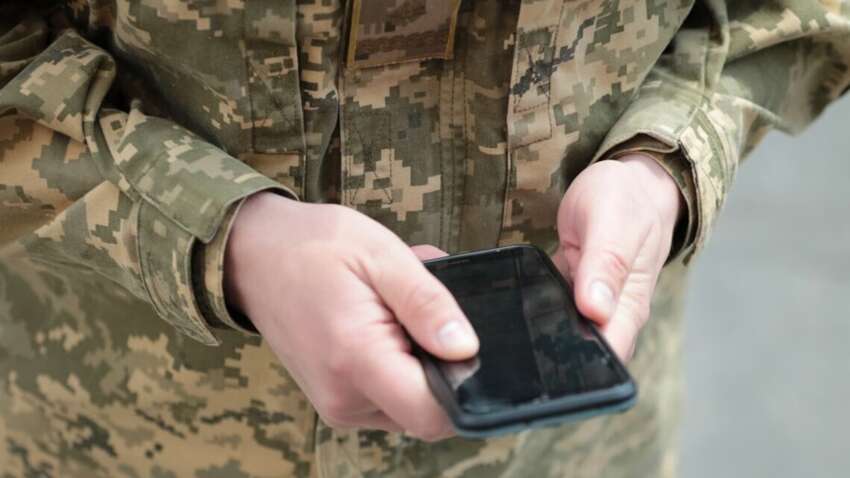 Могут ли забрать телефон у призывника по дороге в ТЦК или на обучение: официальное разъяснение юриста Могут ли забрать телефон у призывника по дороге в ТЦК или на обучение: официальное разъяснение юриста