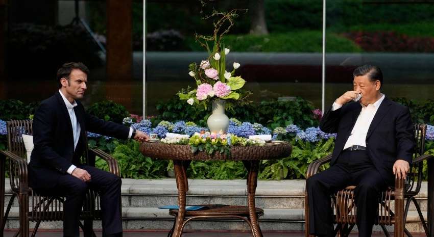 СМИ узнали, в чем убеждал Макрона Си Цзиньпин во время личной встречи