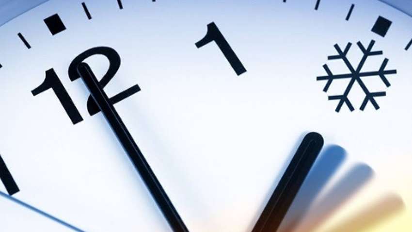 Будем спать дольше: Украина переходит на зимнее время