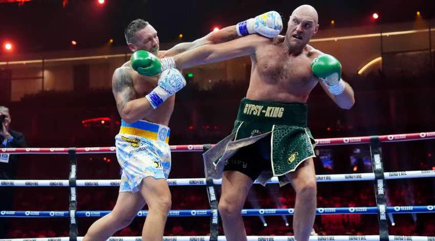 Усика "пограбували" під час поєдинку з Ф’юрі – промоутер українського боксера Усика "пограбували" під час поєдинку з Ф’юрі – промоутер українського боксера