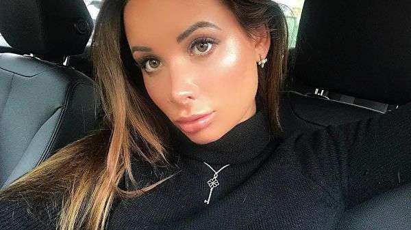 У валізі з перерізаним горлом виявили популярну секс-блогершу 