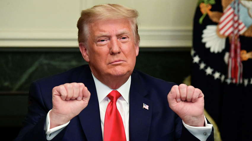 Трамп опубликовал список людей, которых он помиловал Трамп опубликовал список людей, которых он помиловал