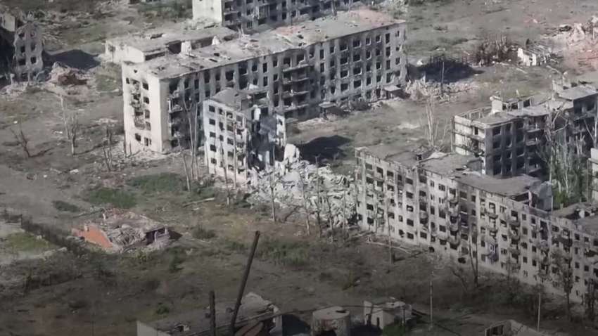 Росіяни виходять на секретні позиції: ситуація у важливому місті на Донбасі напружена Росіяни виходять на секретні позиції: ситуація у важливому місті на Донбасі напружена